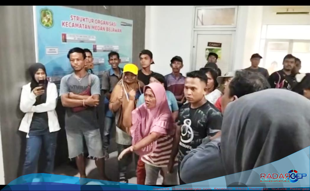 Camat Belawan Sembunyi di Bawah Meja Menghindari Serbuan Massa